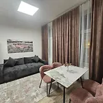 Kompletne Vybaveny S Loznici V Centru U Divadla #homevibes50 * Pardubice