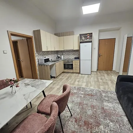 דירה Kompletne Vybaveny S Loznici V Centru U Divadla #homevibes50 *