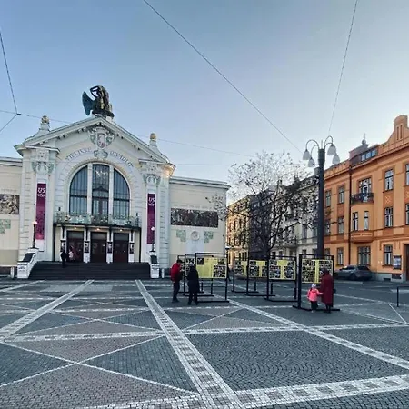 Kompletne Vybaveny S Loznici V Centru U Divadla #homevibes50 דירה *