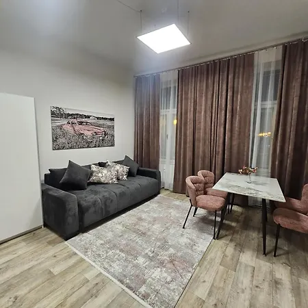 Kompletne Vybaveny S Loznici V Centru U Divadla #homevibes50 Daire *