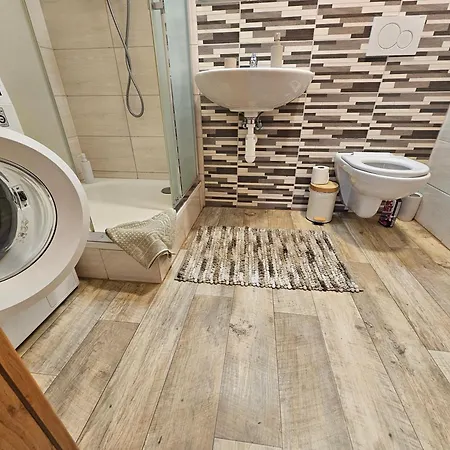 Apartment Kompletne Vybaveny S Loznici V Centru U Divadla #homevibes50 Pardubice