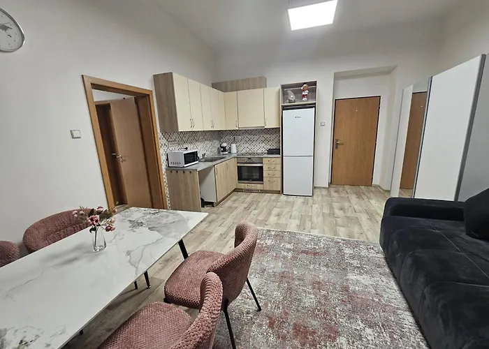 Lägenhet Kompletne Vybaveny S Loznici V Centru U Divadla #homevibes50 *